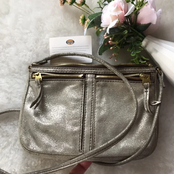 Fossil shimmer metallic Leather small Crossbody - Picture 1 of 13